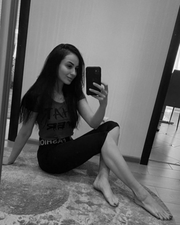 bella grant